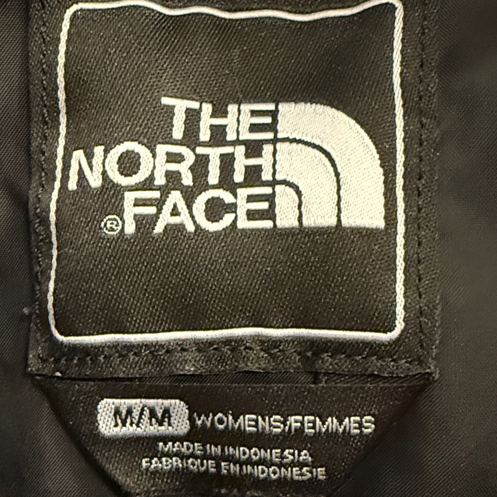 The North Face Black Quilted Insulated Vest - Picture 2 of 7
